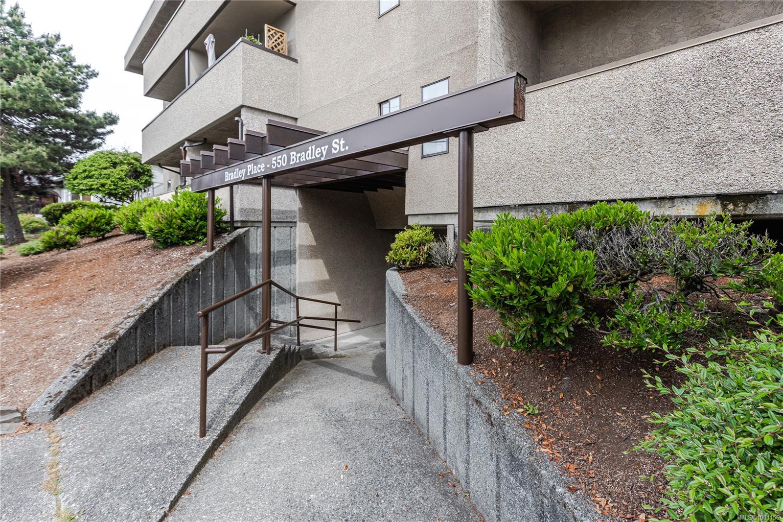 $289,900 - 550 Bradley St<br>British Columbia, V9S 5N4