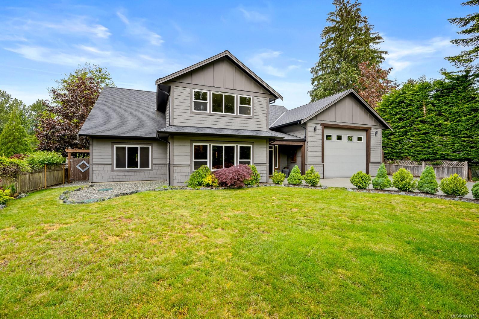$1,450,000 - 8899 HENDERSON Ave<br>British Columbia, V9J 1A5