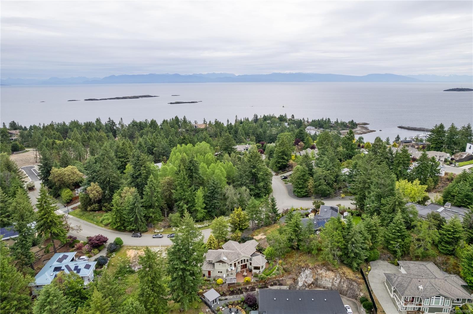 $1,199,000 - 3380 Redden Rd<br>British Columbia, V9P 9H4