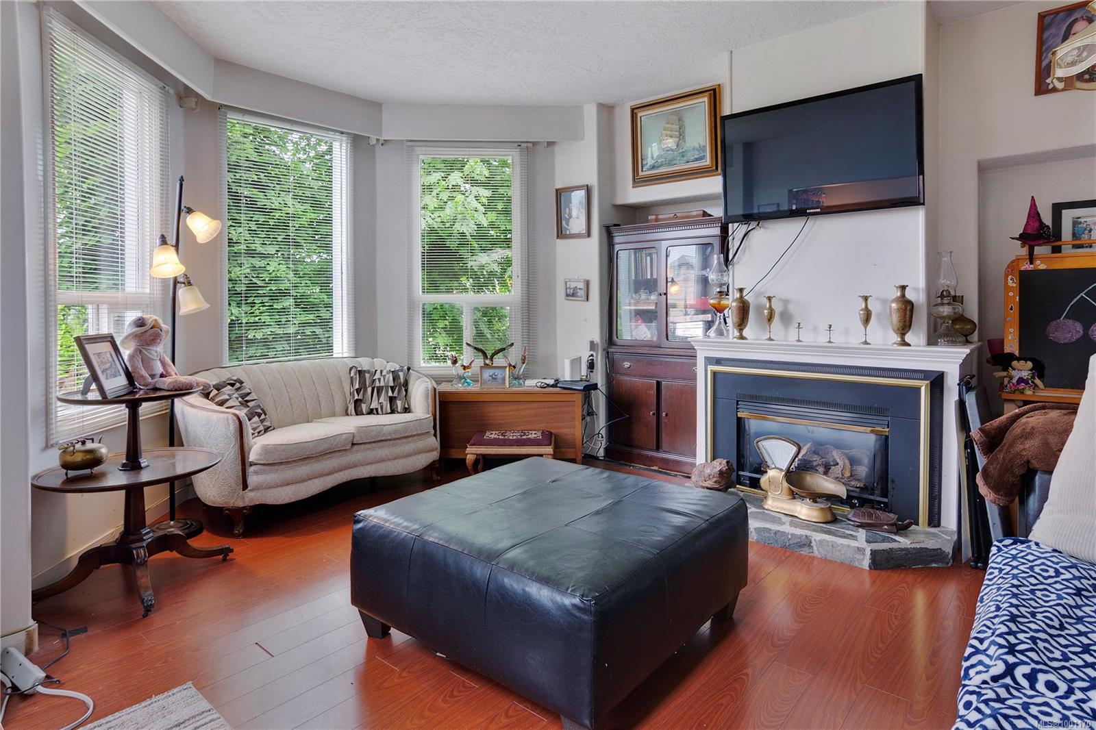 $699,900 - 762 Albert St<br>British Columbia, V9R 2W5