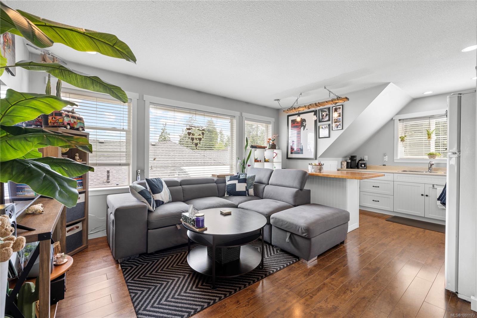 $699,900 - 174 Stanford Ave<br>British Columbia, V9P 1M2