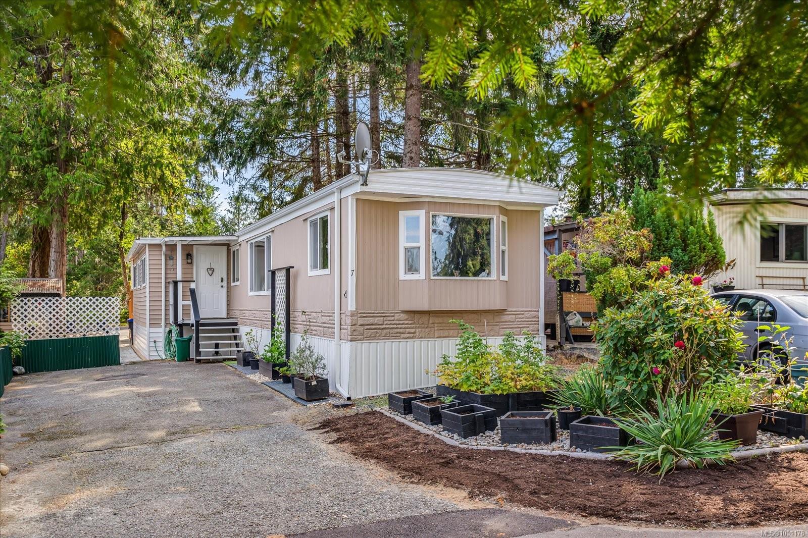 $234,900 - 1247 Arbutus Rd<br>British Columbia, V9P 1R4