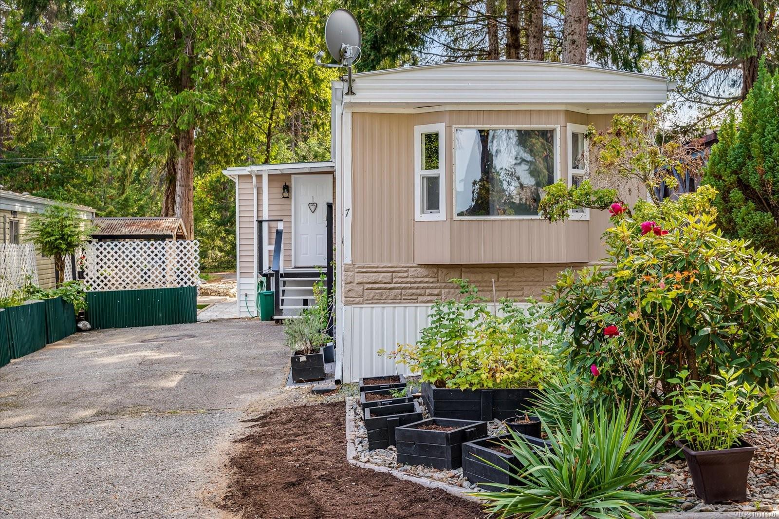 $234,900 - 1247 Arbutus Rd<br>British Columbia, V9P 1R4