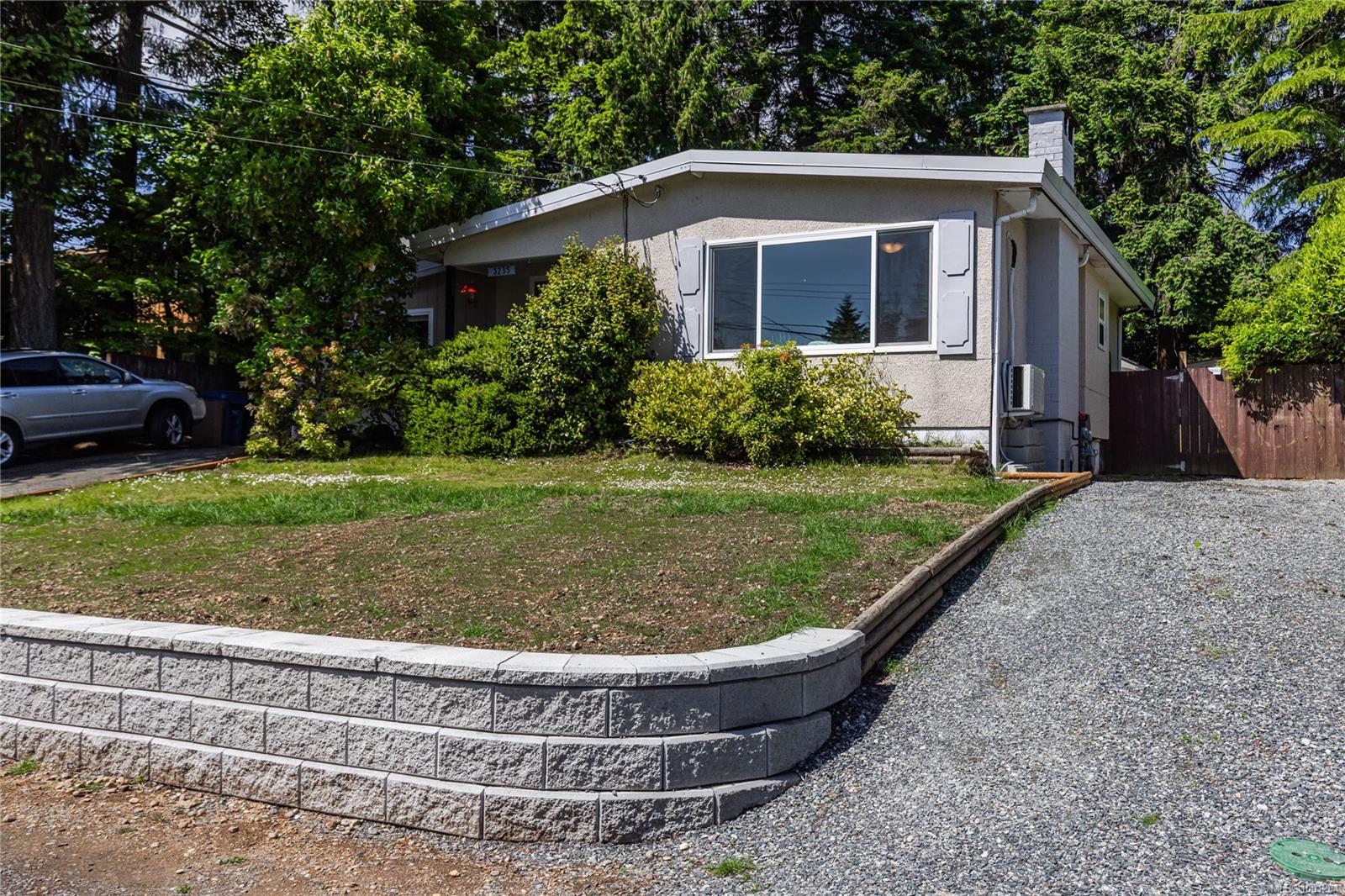 3235 Uplands Dr, Na Uplands real estate property for sale in Nanaimo British Columbia, V9T 2T2