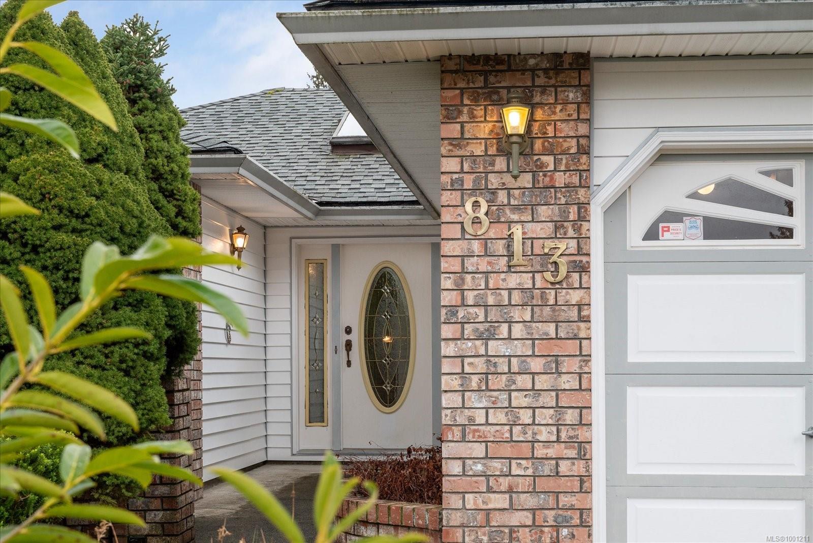 $749,900 - 813 Cameron Way<br>British Columbia, V9G 1N3