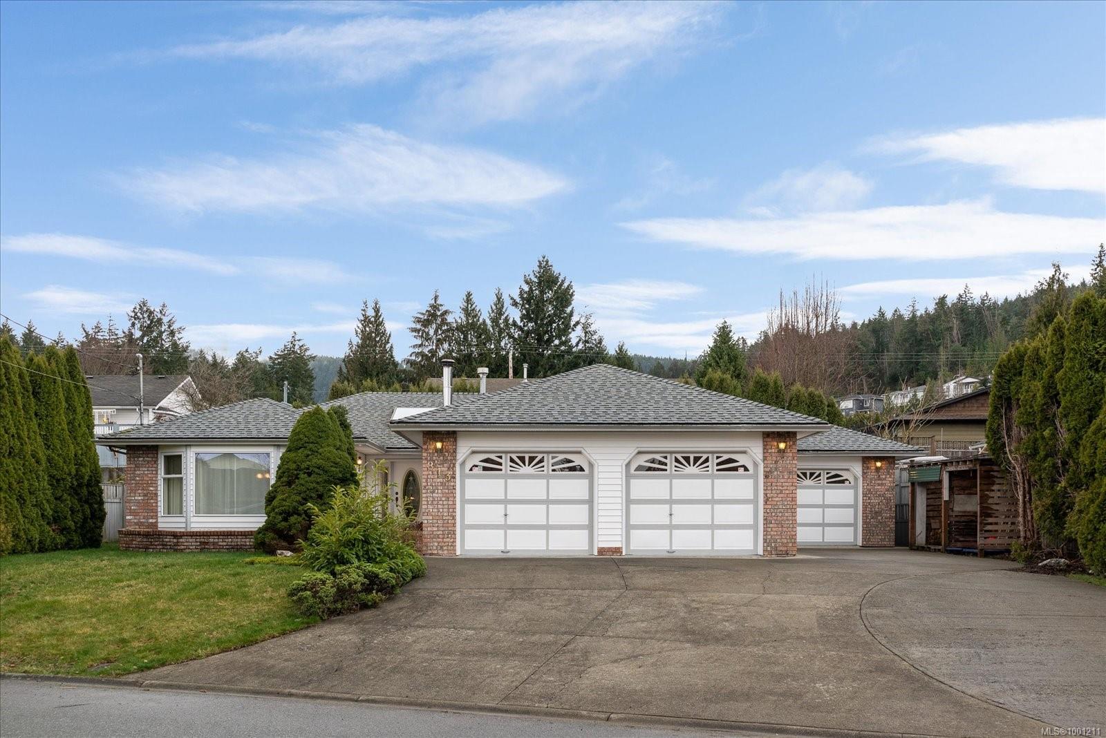 $749,900 - 813 Cameron Way<br>British Columbia, V9G 1N3