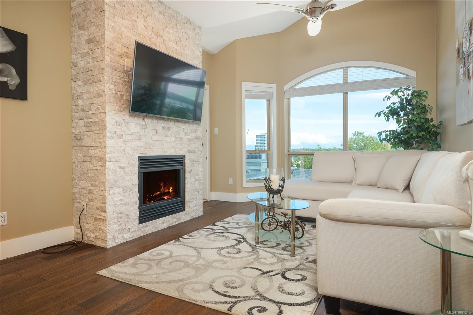 $449,900 - 360 Selby St<br>British Columbia, V9R 2R5