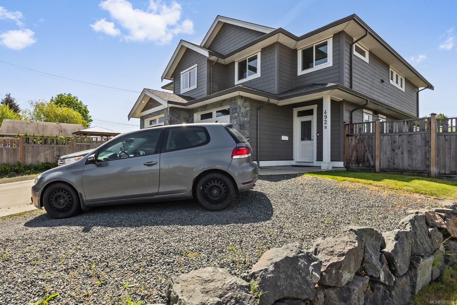 $669,900 - 492 17th St<br>British Columbia, V9N 7P1