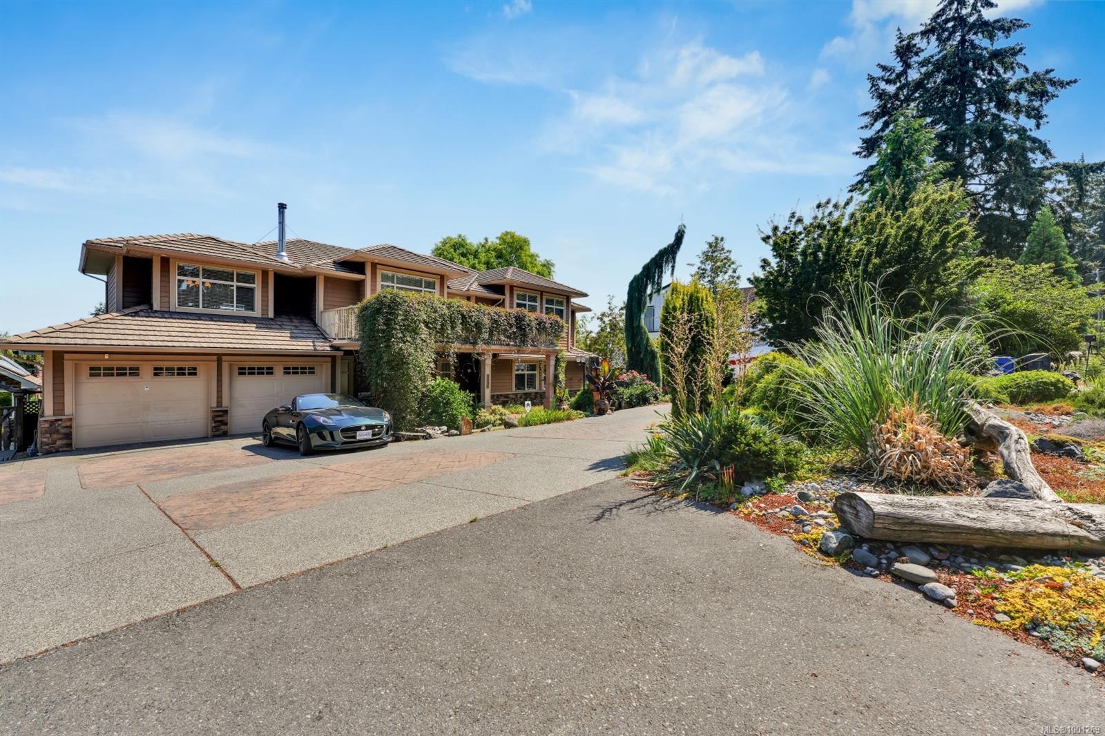 $1,375,000 - 2406 Departure Bay Rd<br>British Columbia, V9S 3V8