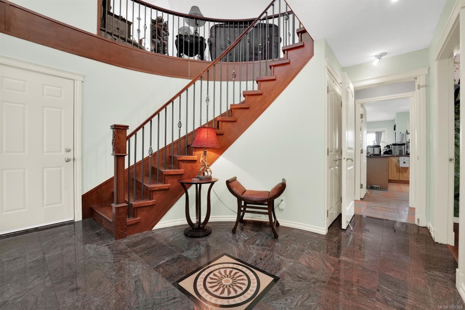$1,375,000 - 2406 Departure Bay Rd<br>British Columbia, V9S 3V8