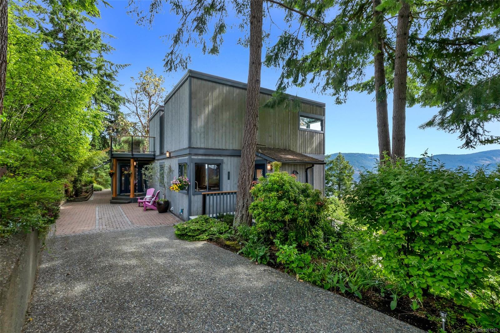 $1,950,000 - 6491 Pacific Dr<br>British Columbia, V9L 5S5