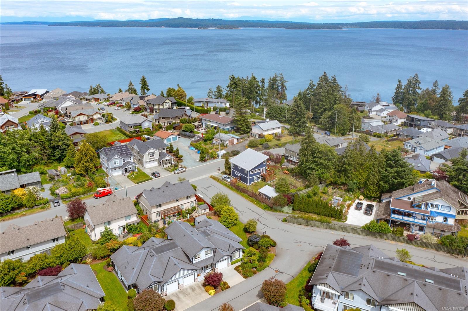 $629,000 - 3110 Cook St<br>British Columbia, V0R 1K2