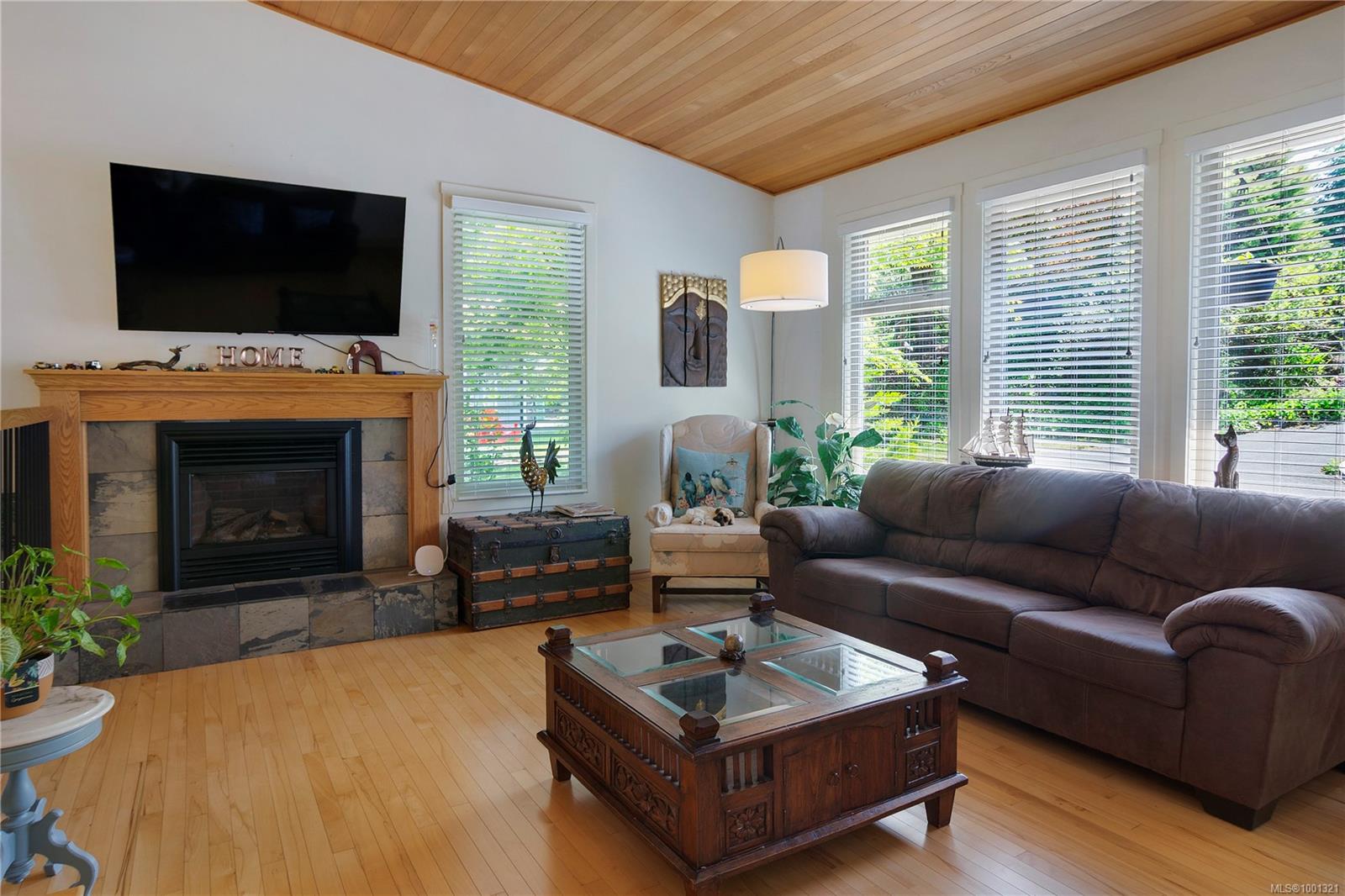 $869,900 - 3527 Fairview Dr<br>British Columbia, V9T 4R5