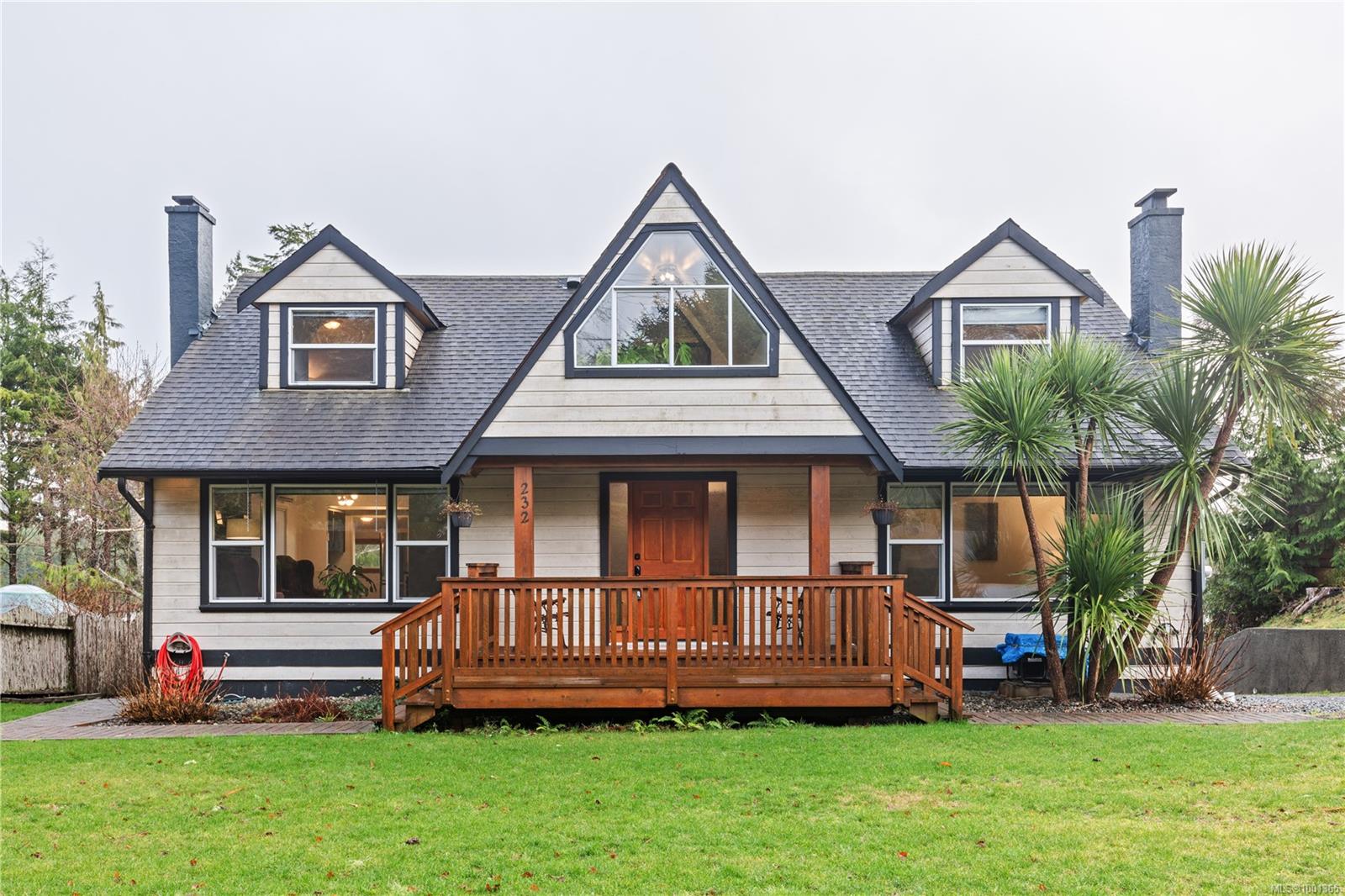 $1,348,000 - 232 Albion Cres<br>Ucluelet, British Columbia, V0R 3A0