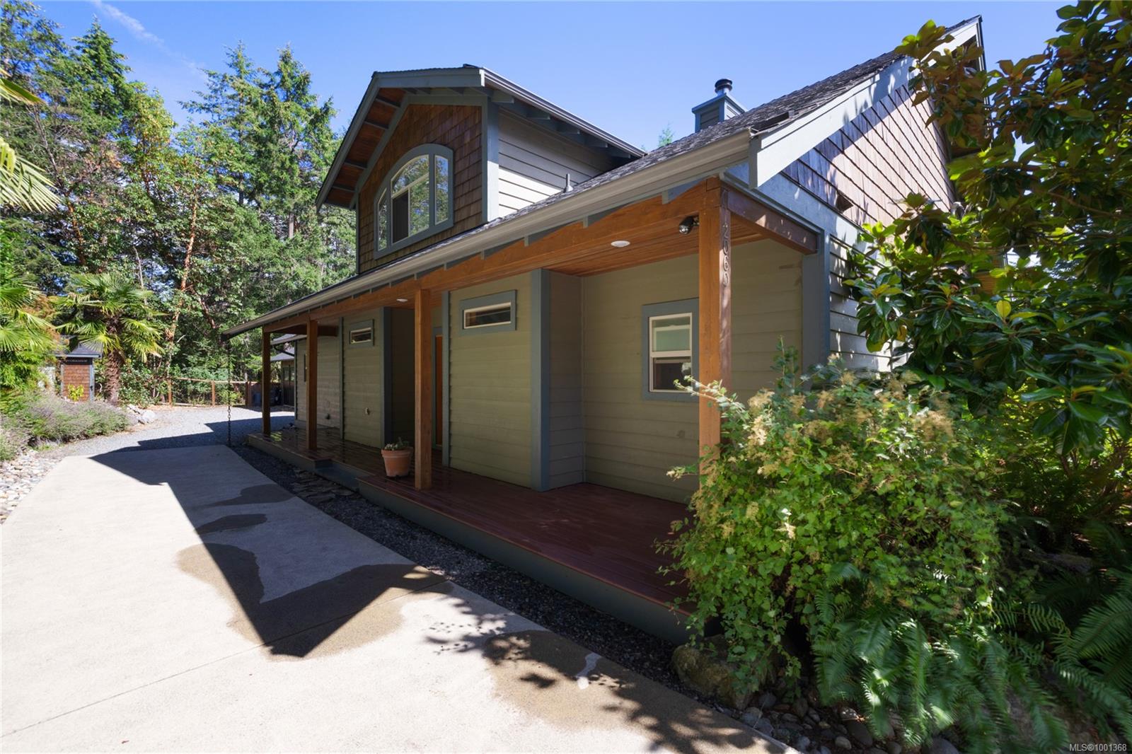 $1,290,000 - 2060 Bel Oak Dr<br>British Columbia, V9P 9E9