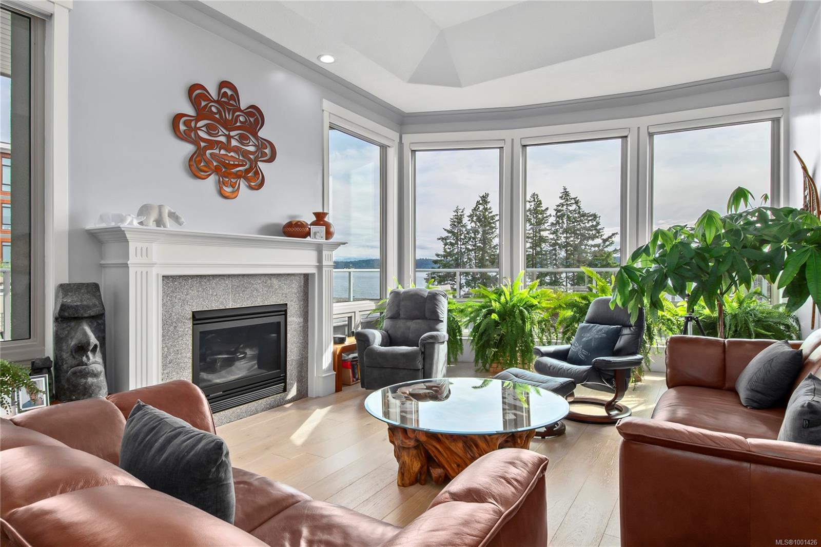 $869,000 - 700 Island Hwy<br>British Columbia, V9W 1A6