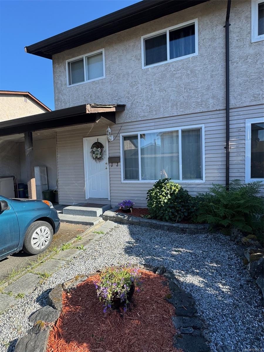 $452,500 - 1090 Marchmont Rd<br>British Columbia, V9L 2M9