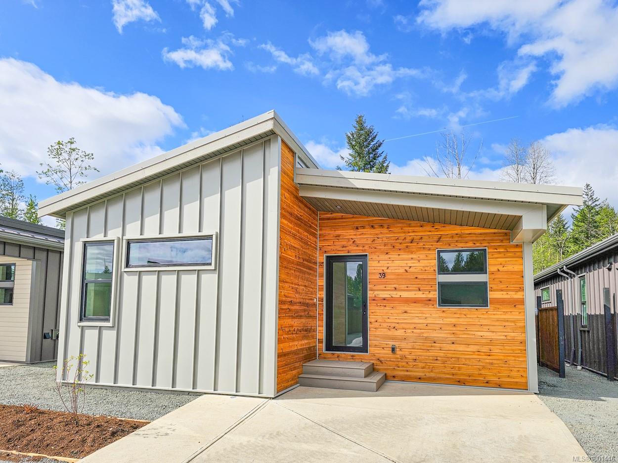 $547,325 - 3025 Royston Rd<br>British Columbia, V0R 1S0