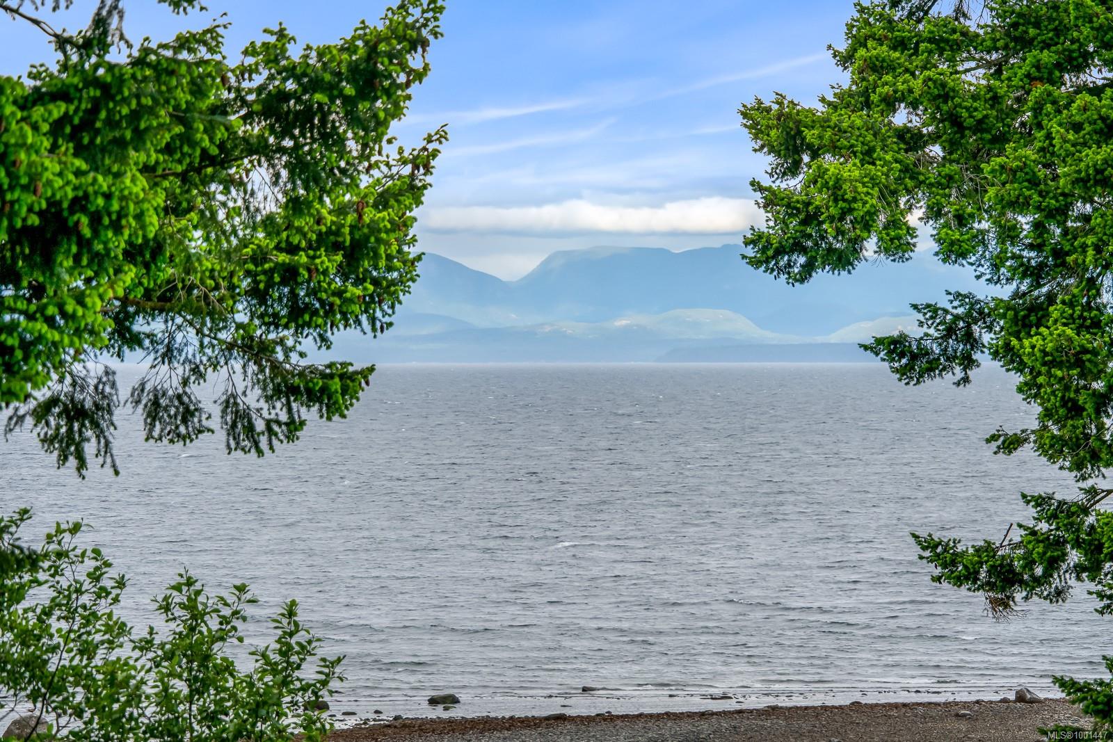$2,350,000 - 2376 Seabank Rd<br>British Columbia, V9J 1X5