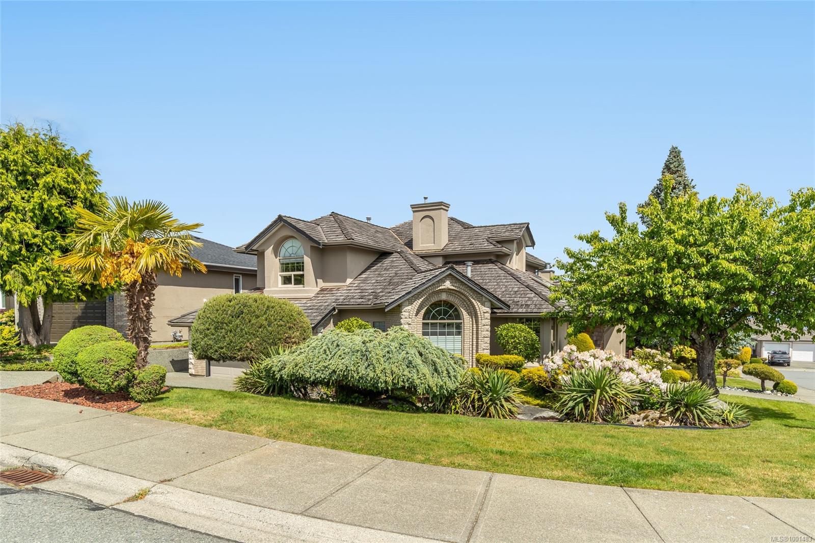 $1,300,000 - 6350 Groveland Dr<br>British Columbia, V9V 1N5