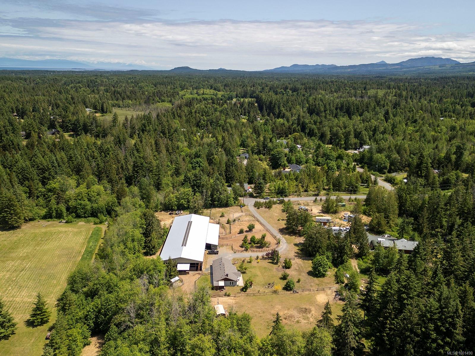 $1,895,000 - 1195 Burbank Rd<br>British Columbia, V9K 1Y5
