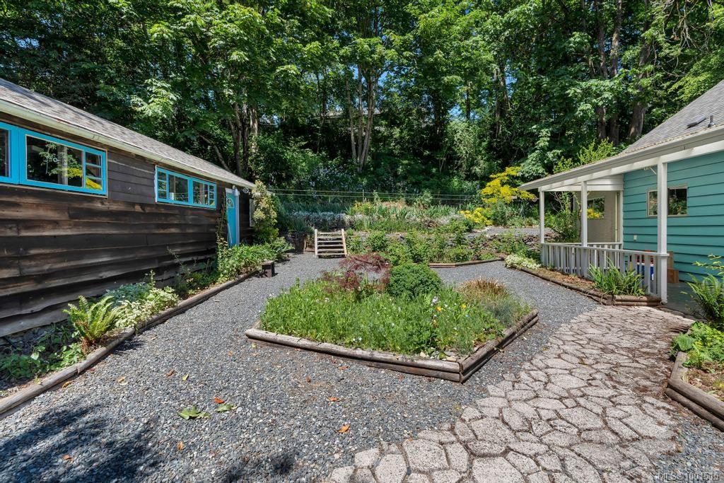 $630,000 - 255 White Rd<br>British Columbia, V9L 1S5
