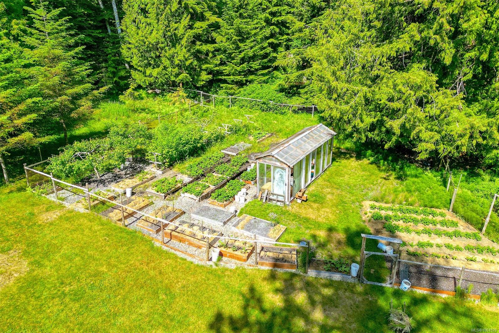 $995,900 - 634 Curran Rd<br>British Columbia, V0R 1W0