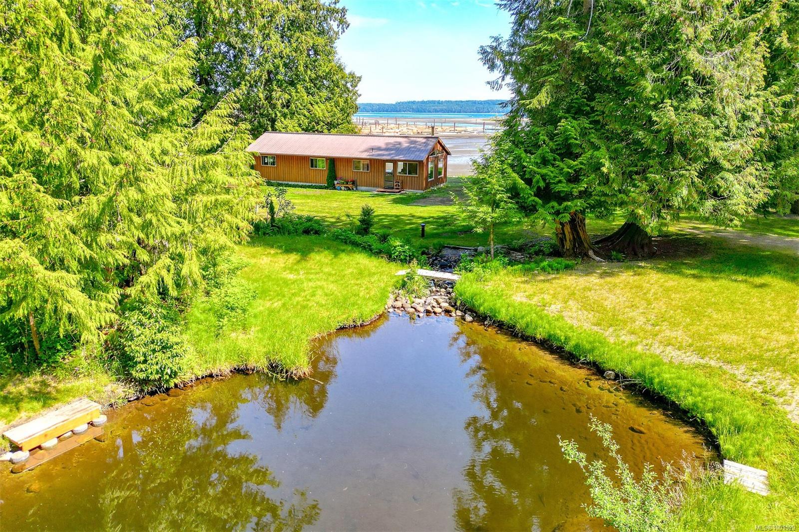 $995,900 - 634 Curran Rd<br>British Columbia, V0R 1W0