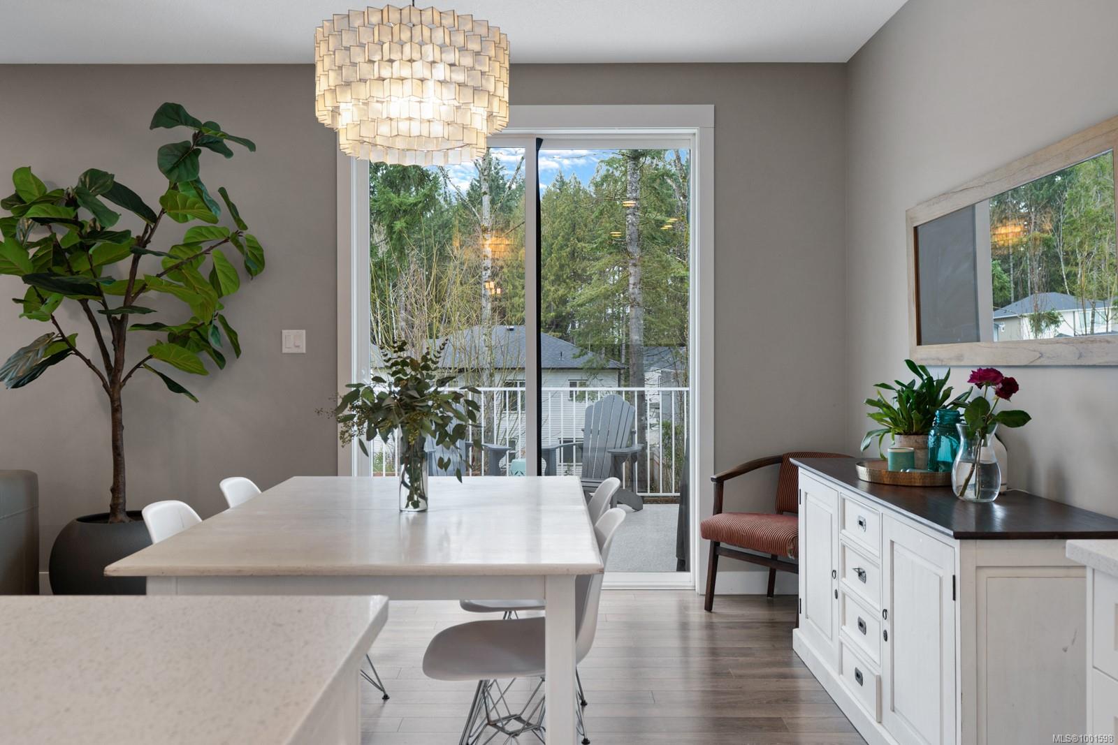 $1,049,888 - 370 Cordan St<br>British Columbia, V9R 0H9
