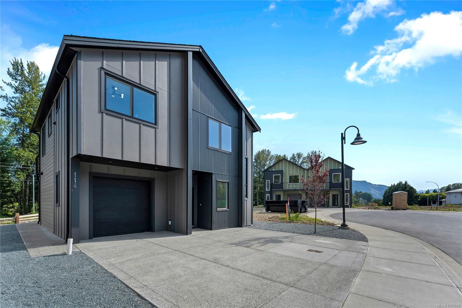 $770,000 - 114 Plante Cres<br>British Columbia, V0R 2G0