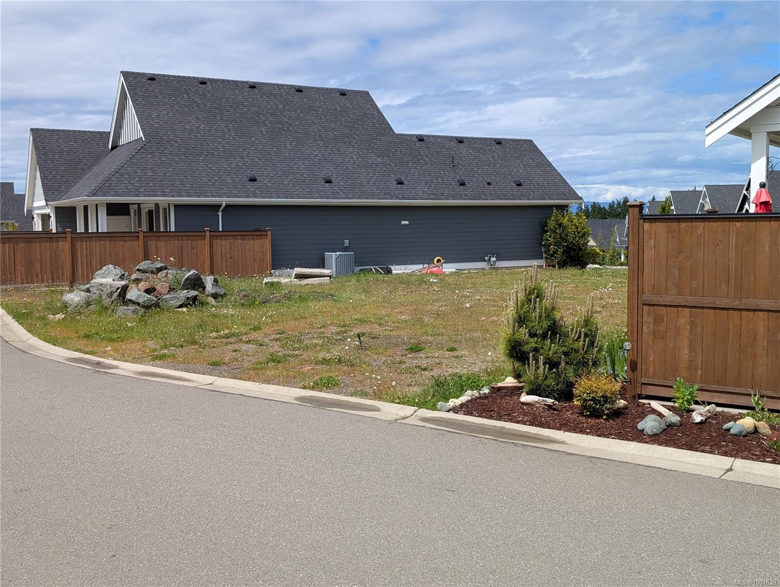 $449,900 - 669 Briarwood Dr<br>British Columbia, V9P 0G5