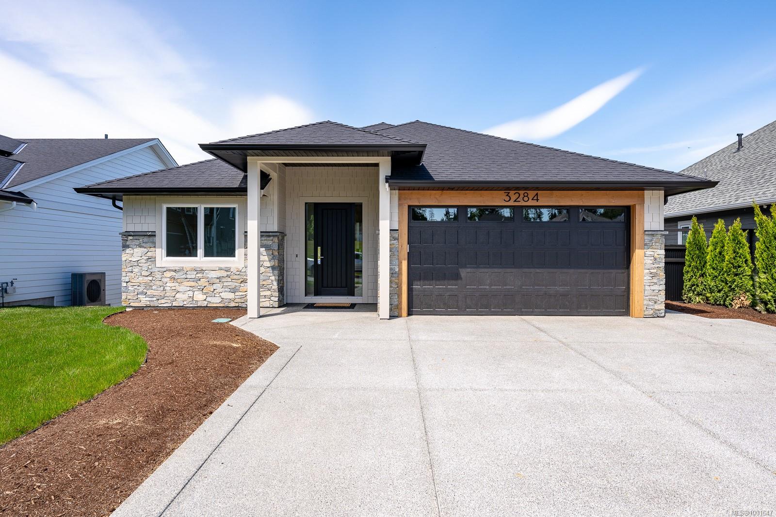 $1,400,000 - 3284 Marygrove Pl<br>British Columbia, V9N 0E7