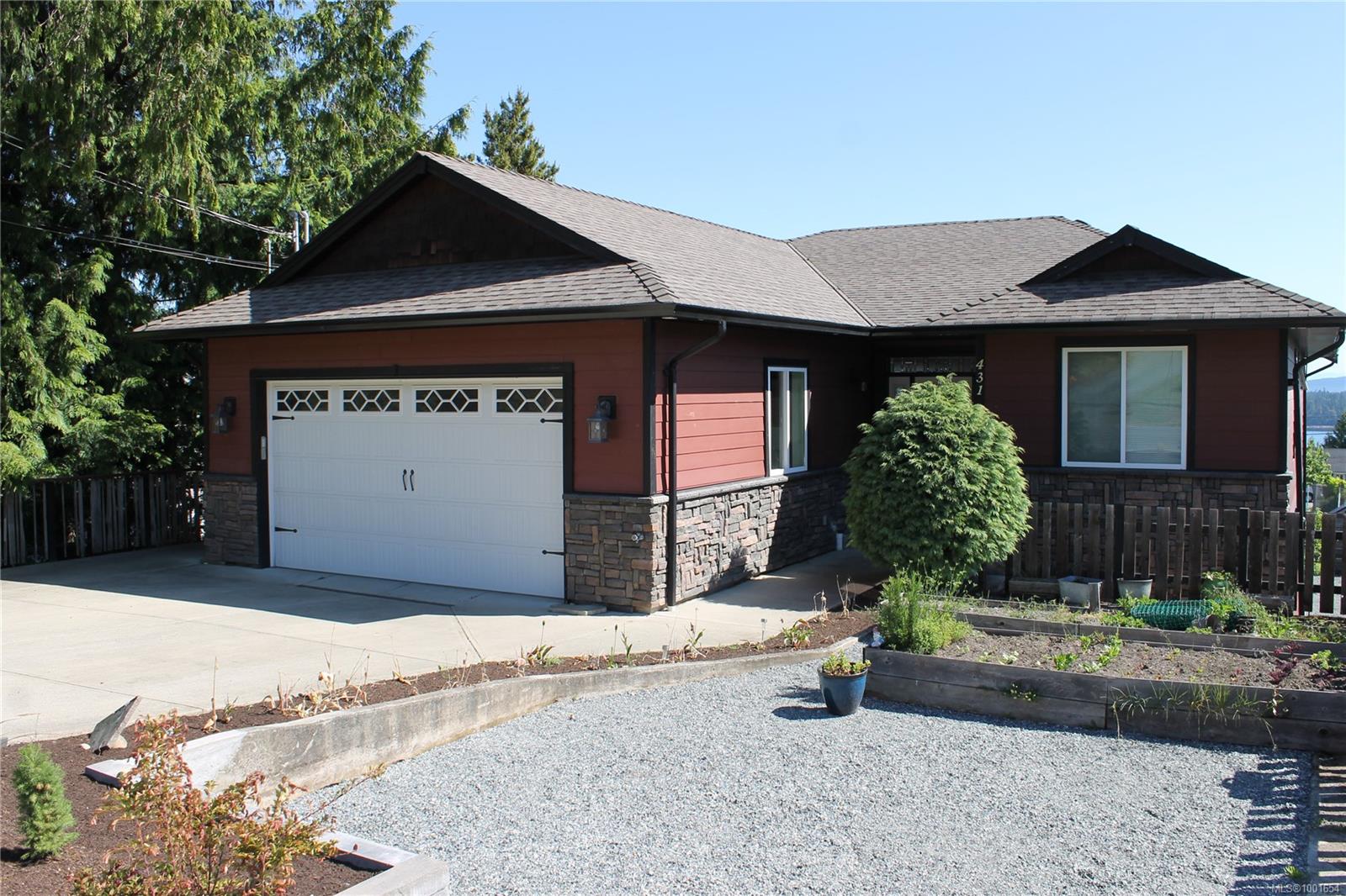 $1,099,900 - 431 Davis Rd<br>British Columbia, V9G 1V5