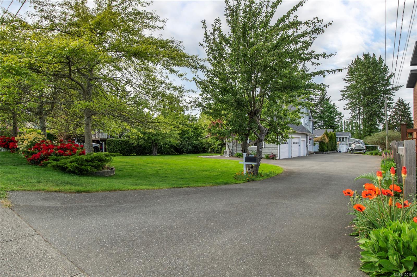 $1,679,000 - 288 Twillingate Rd<br>British Columbia, V9W 1V2