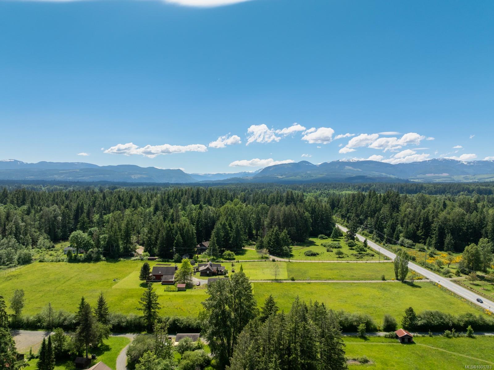 $1,100,000 - 3701 Piercy Rd<br>British Columbia, V9J 1R7