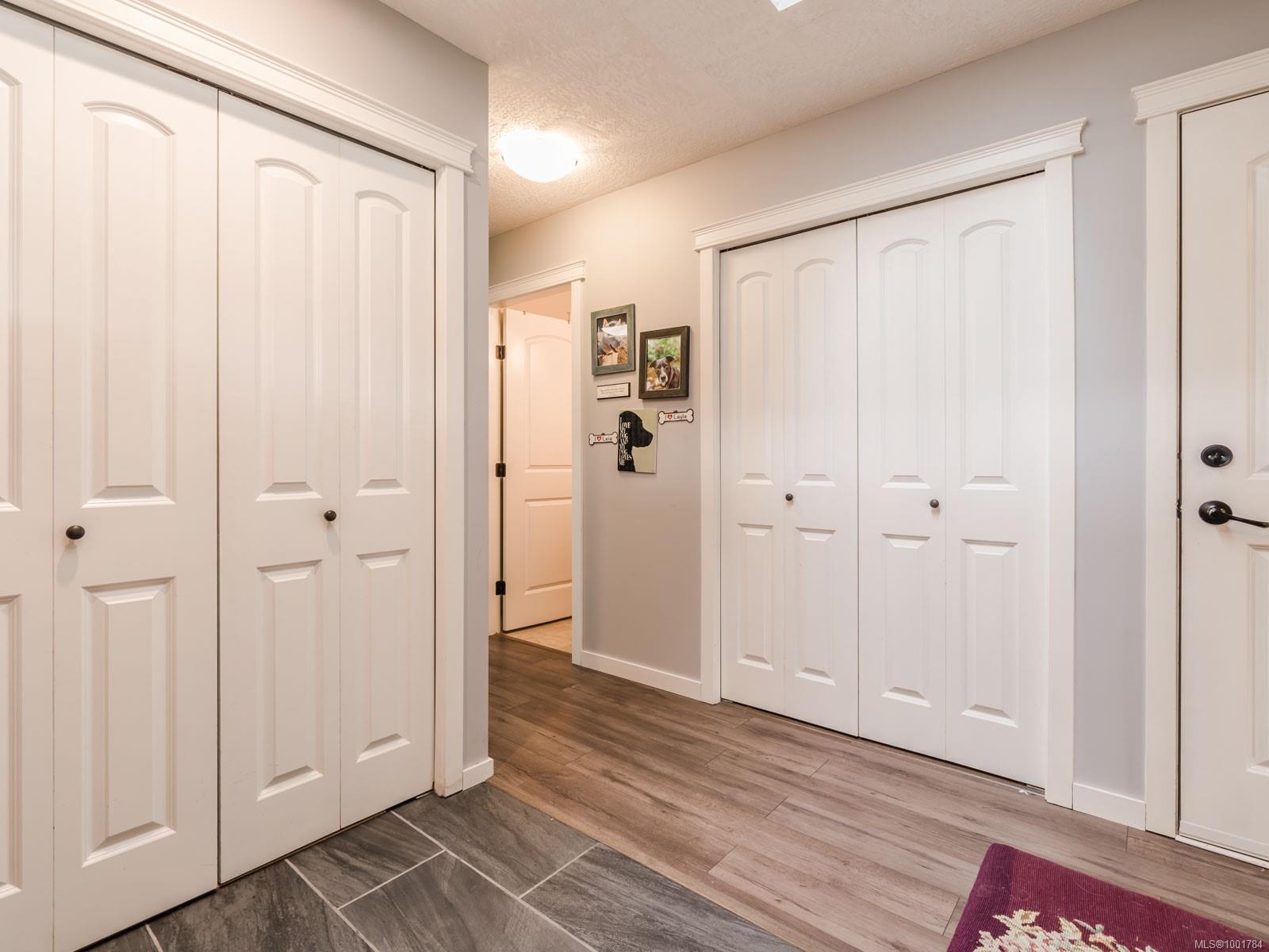 $699,000 - 1337 4th Ave<br>British Columbia, V9G 1R4