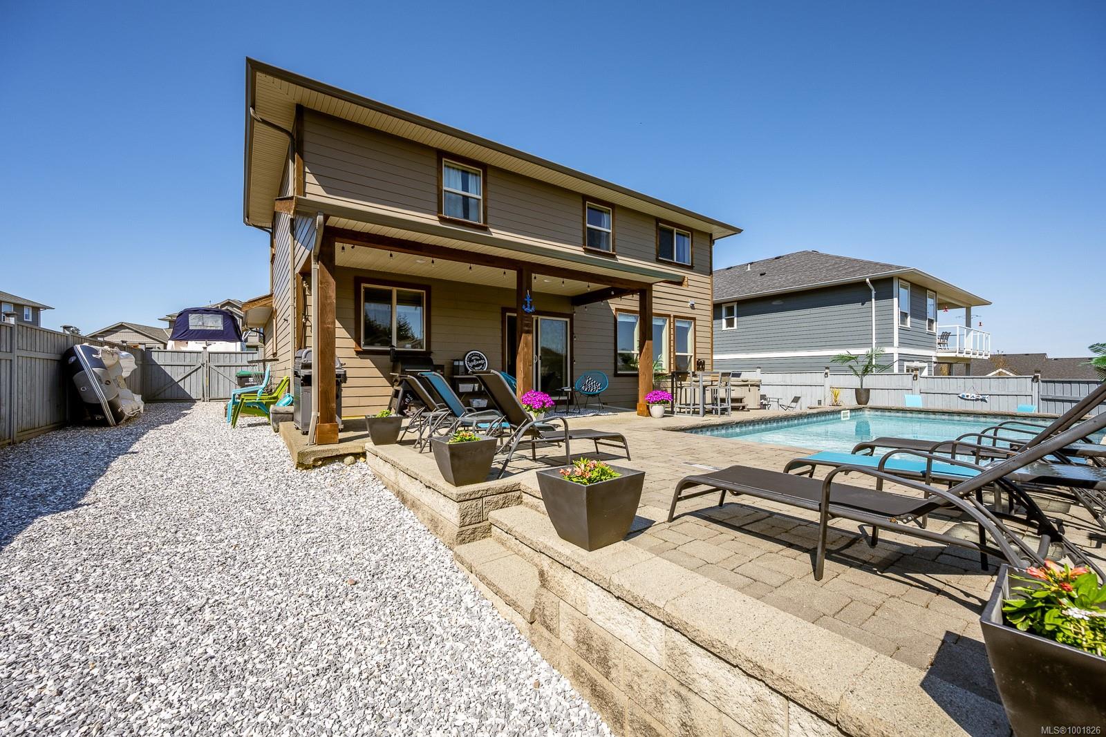 $999,900 - 4060 Southwalk Dr<br>British Columbia, V9N 0B3