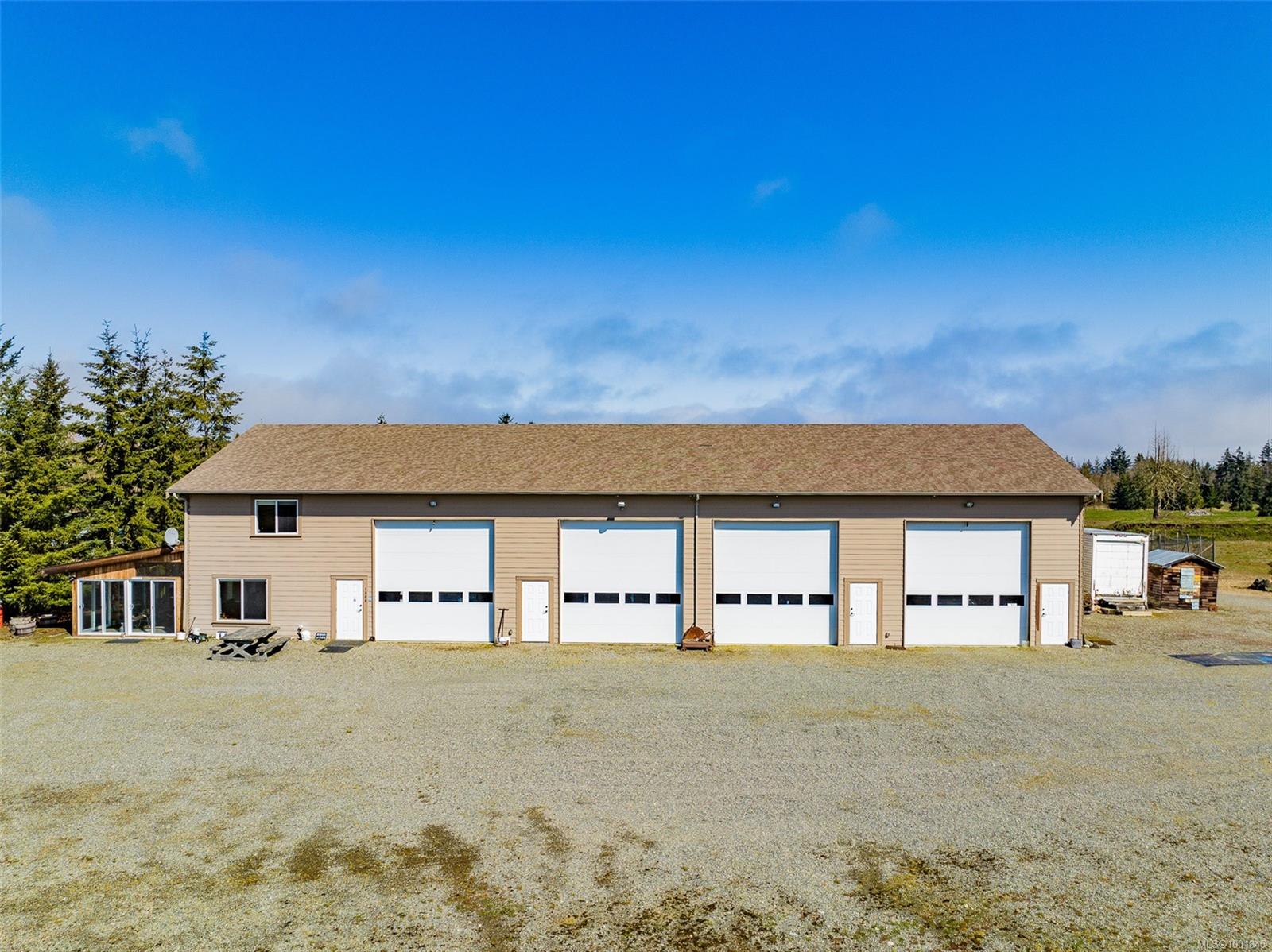 $2,325,000 - 1355 Hodges Rd<br>British Columbia, V9P 2B5