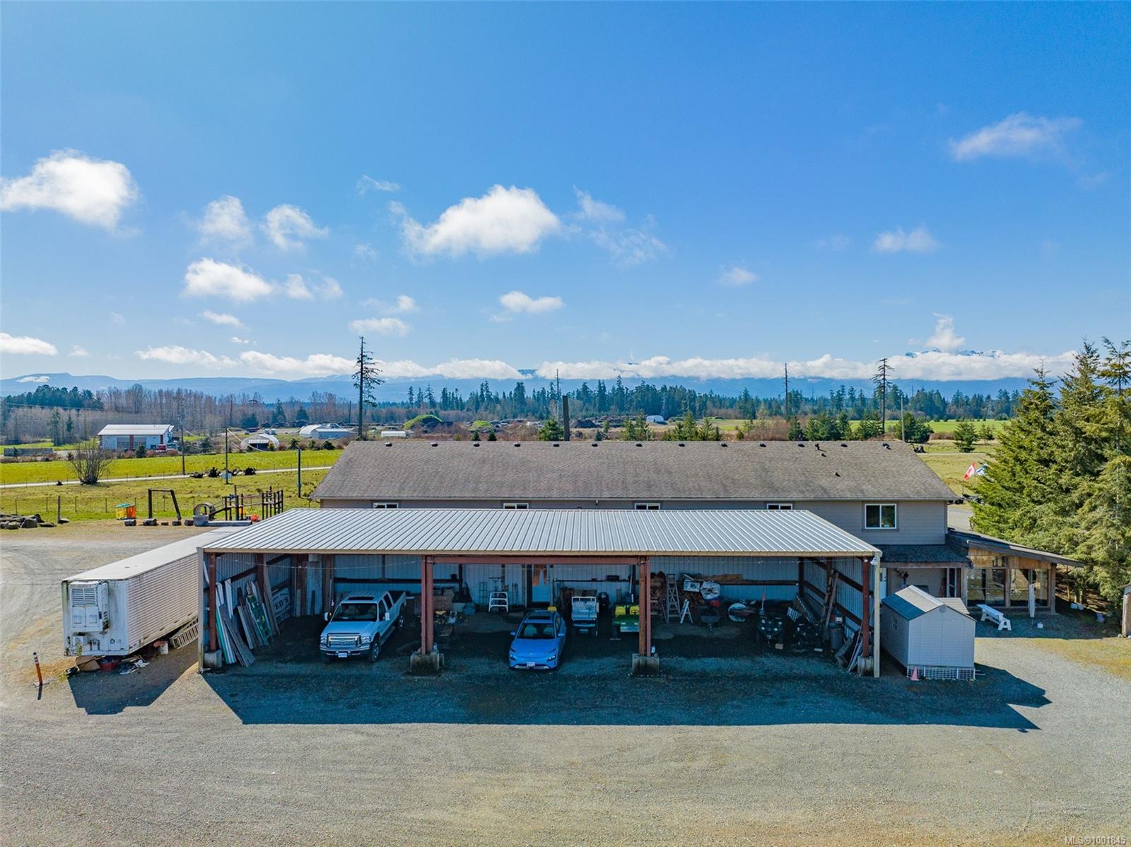 $2,325,000 - 1355 Hodges Rd<br>British Columbia, V9P 2B5