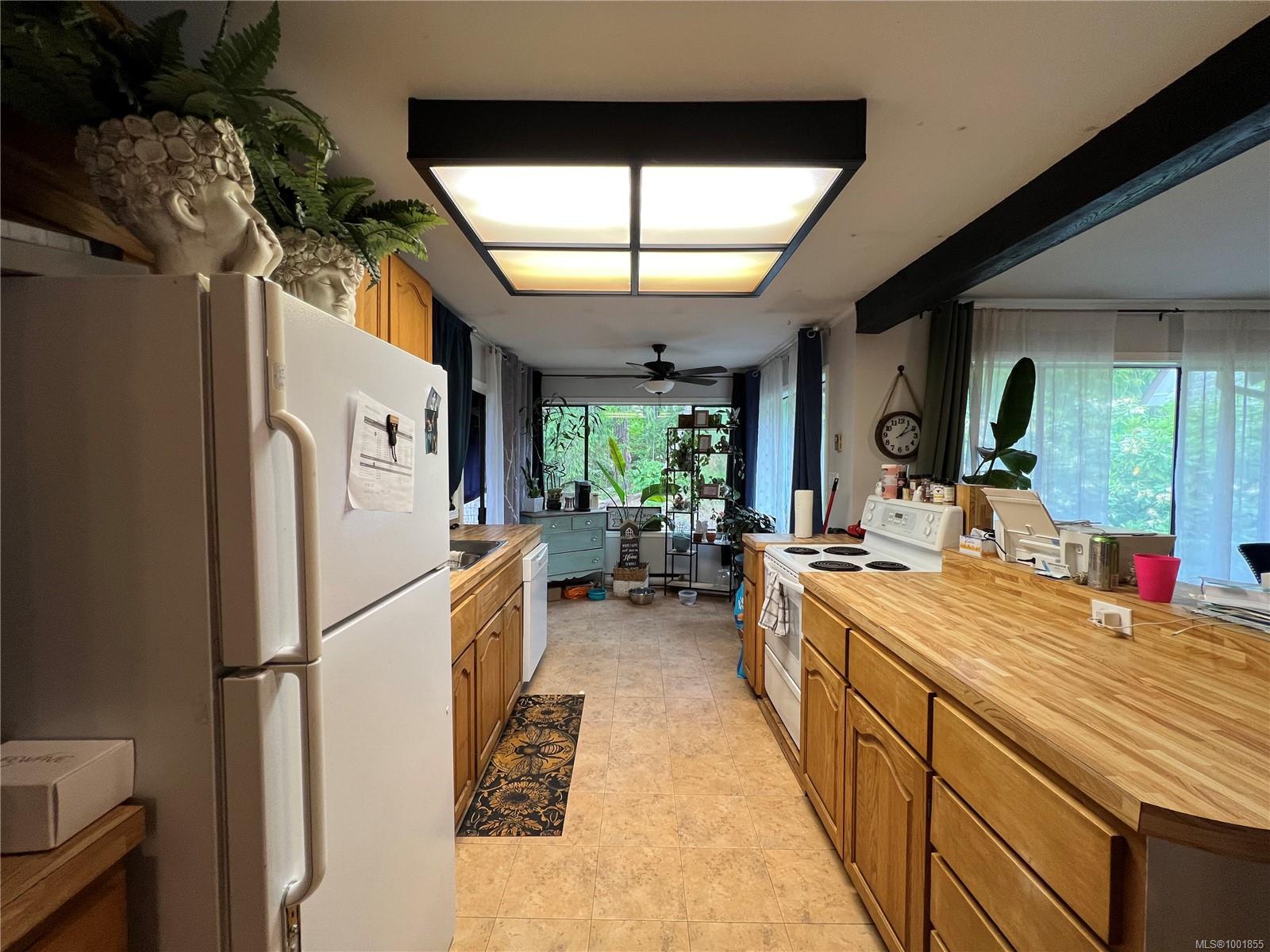 $430,000 - 525 Muchalat Crt<br>British Columbia, V0P 1G0