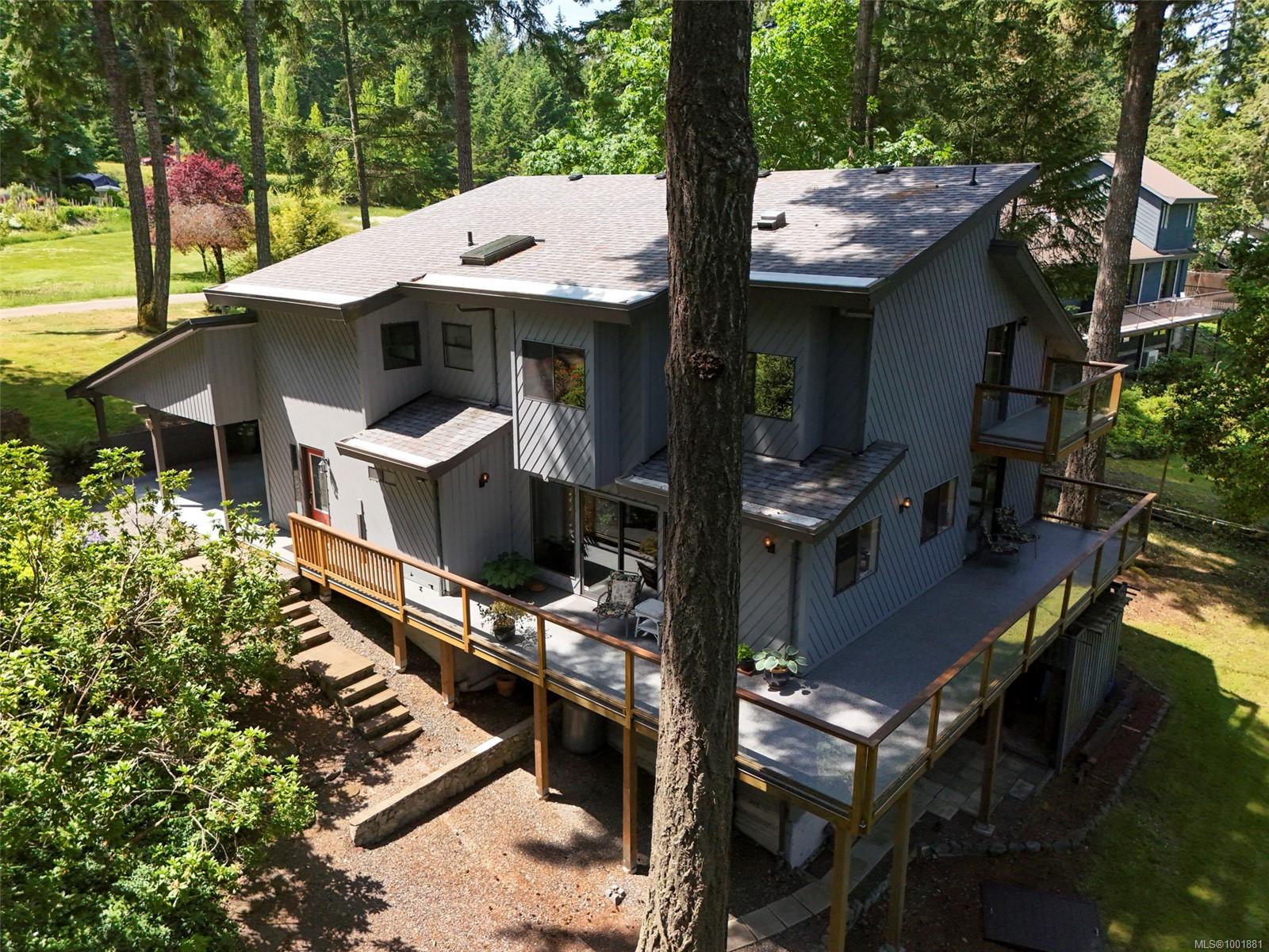 $990,900 - 1003 Grandview St<br>British Columbia, V9L 5Y7