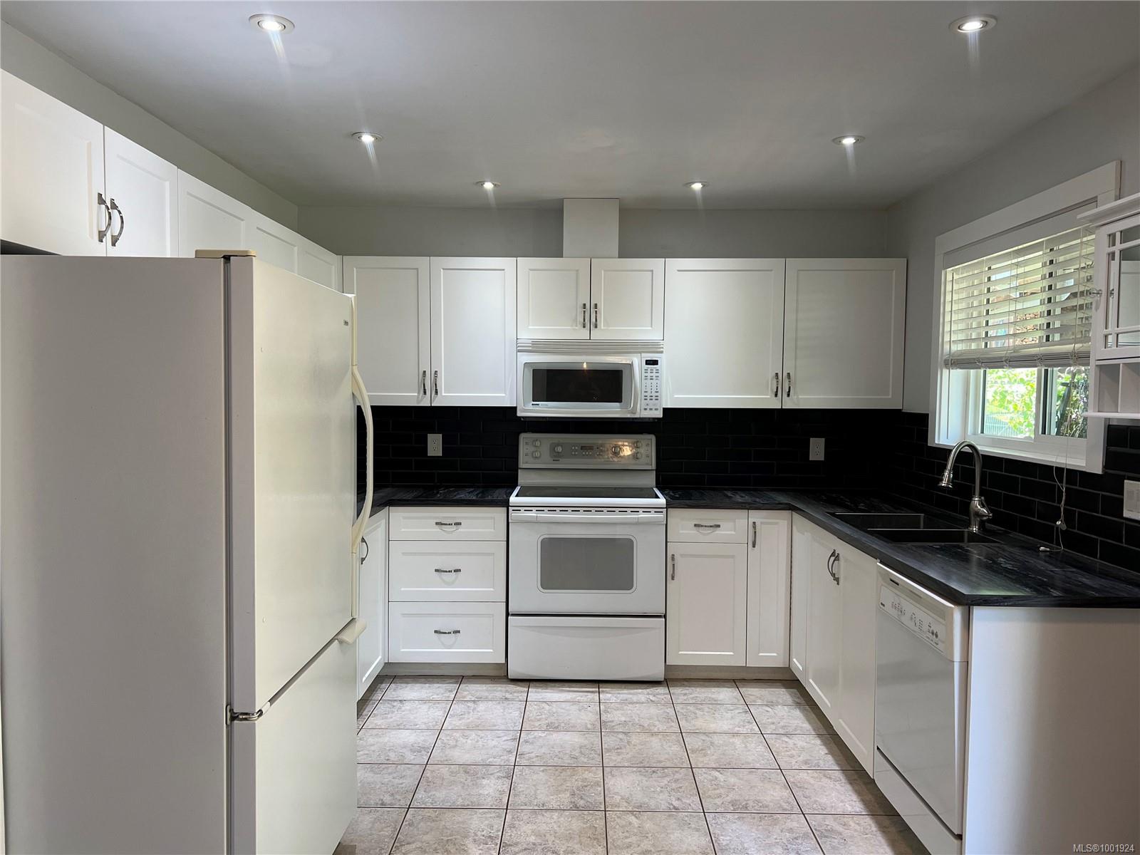 $549,900 - 492 CEDAR Cres<br>British Columbia, V0P 1G0