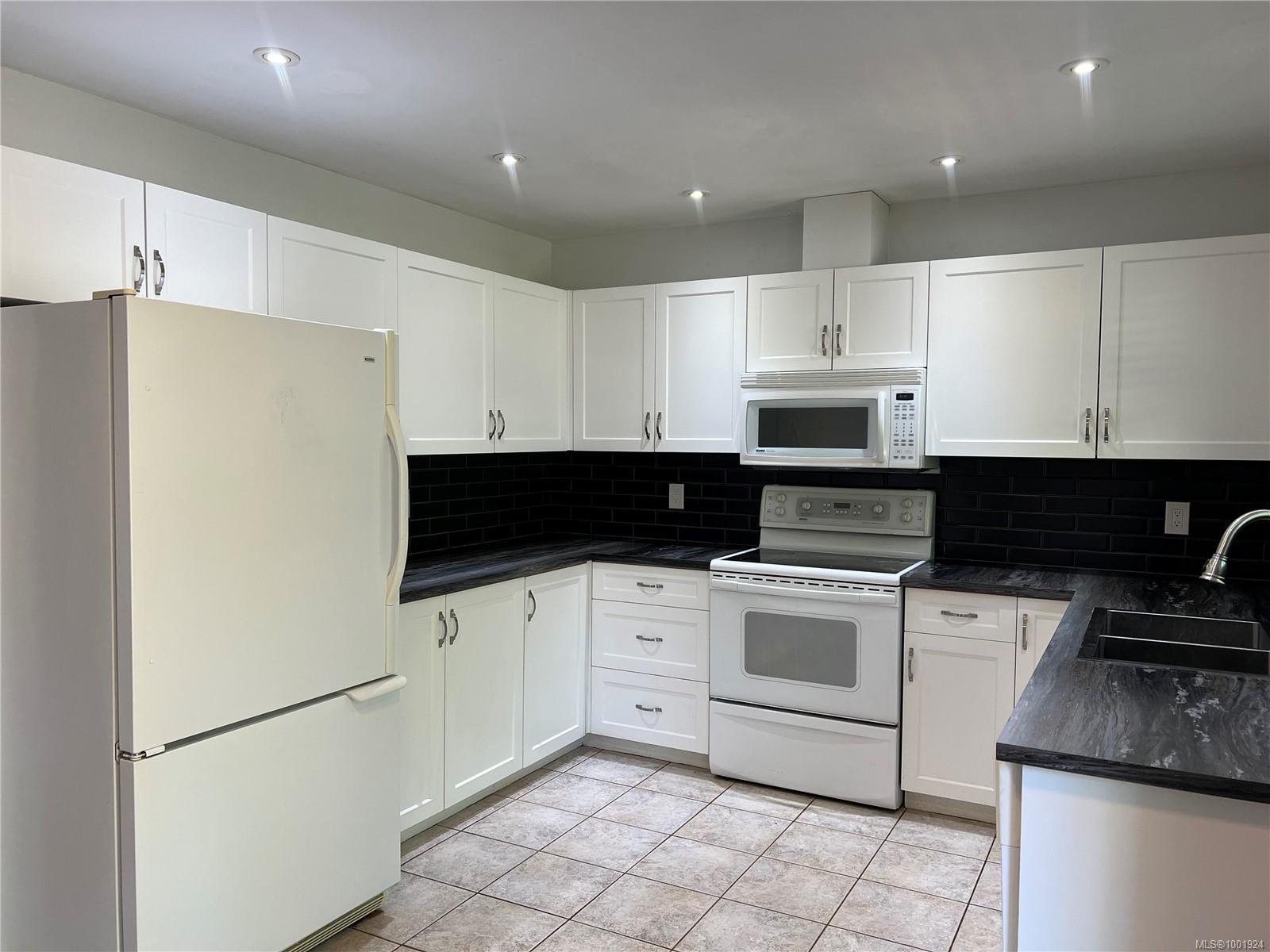 $549,900 - 492 CEDAR Cres<br>British Columbia, V0P 1G0