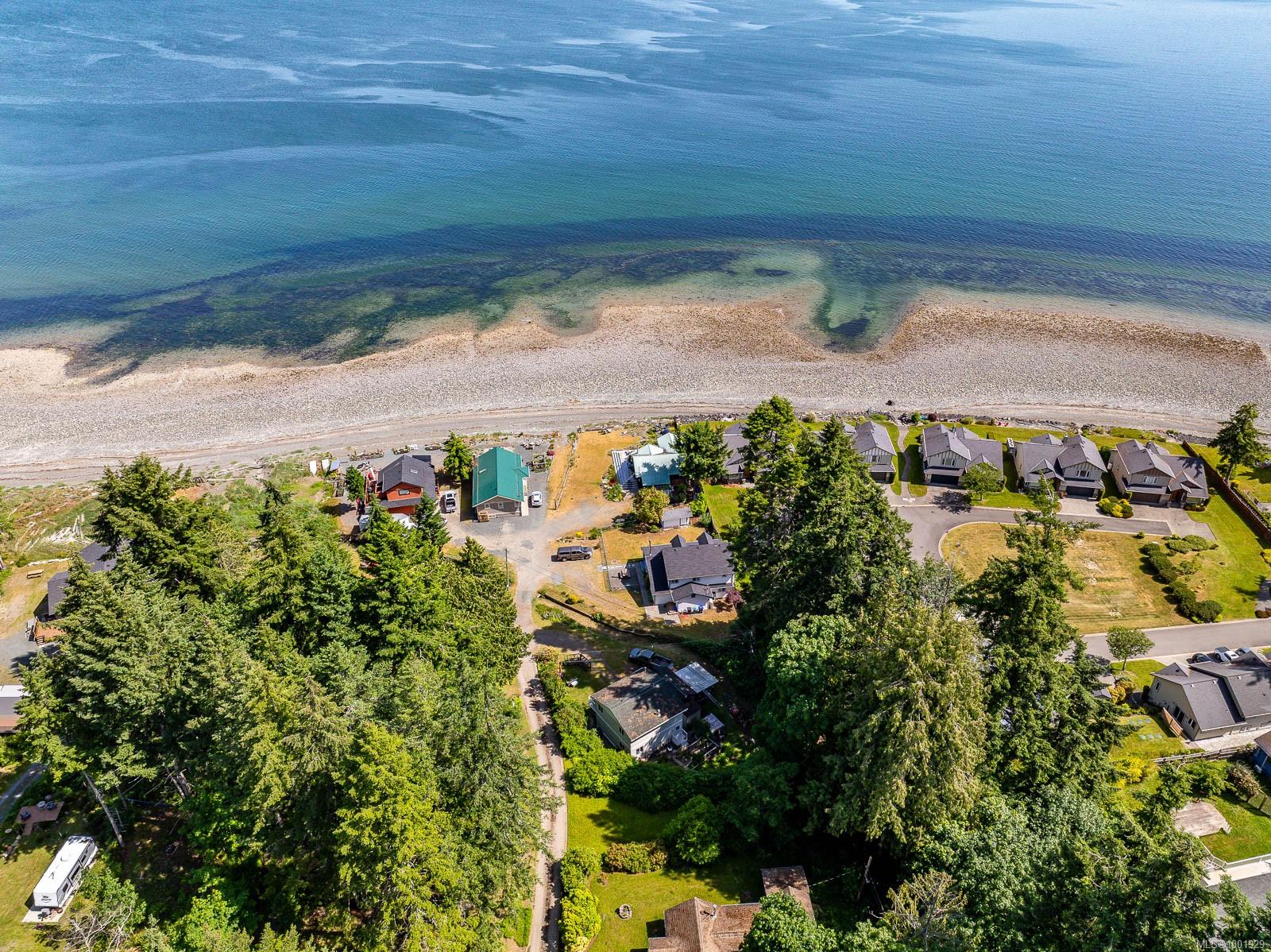 $795,000 - 6919 Island Hwy<br>British Columbia, V0R 1G0