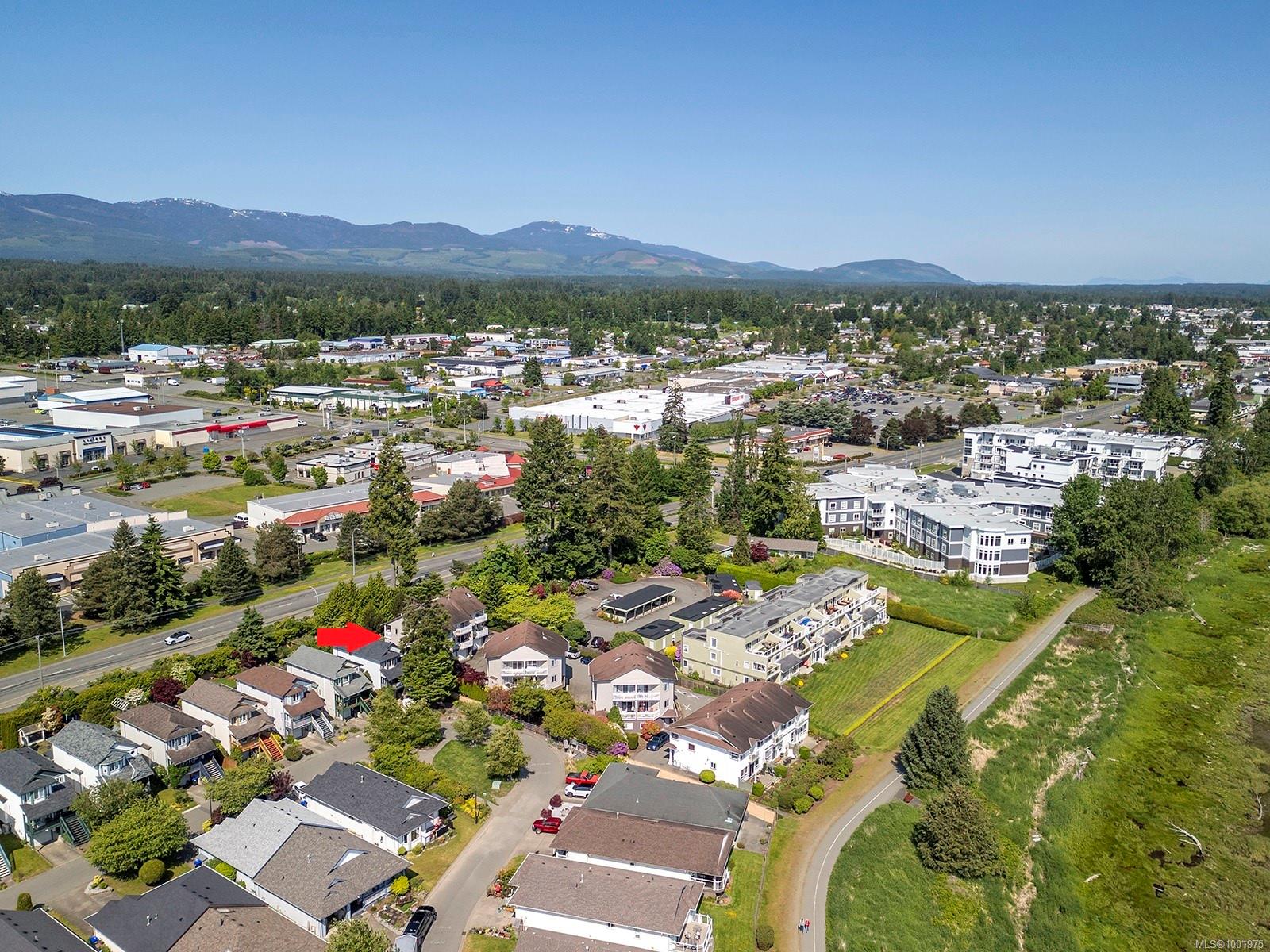 $499,900 - 3020 Cliffe Ave<br>British Columbia, V9N 2L7