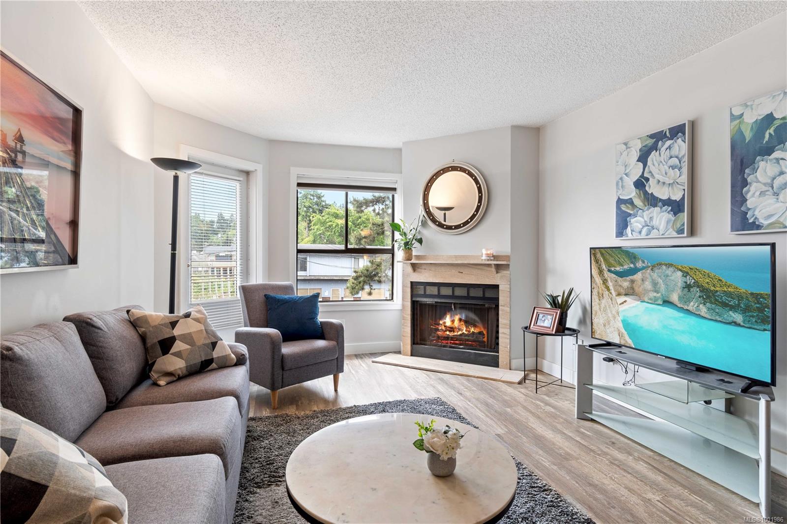 $364,900 - 2815 Departure Bay Rd<br>British Columbia, V9S 5P4