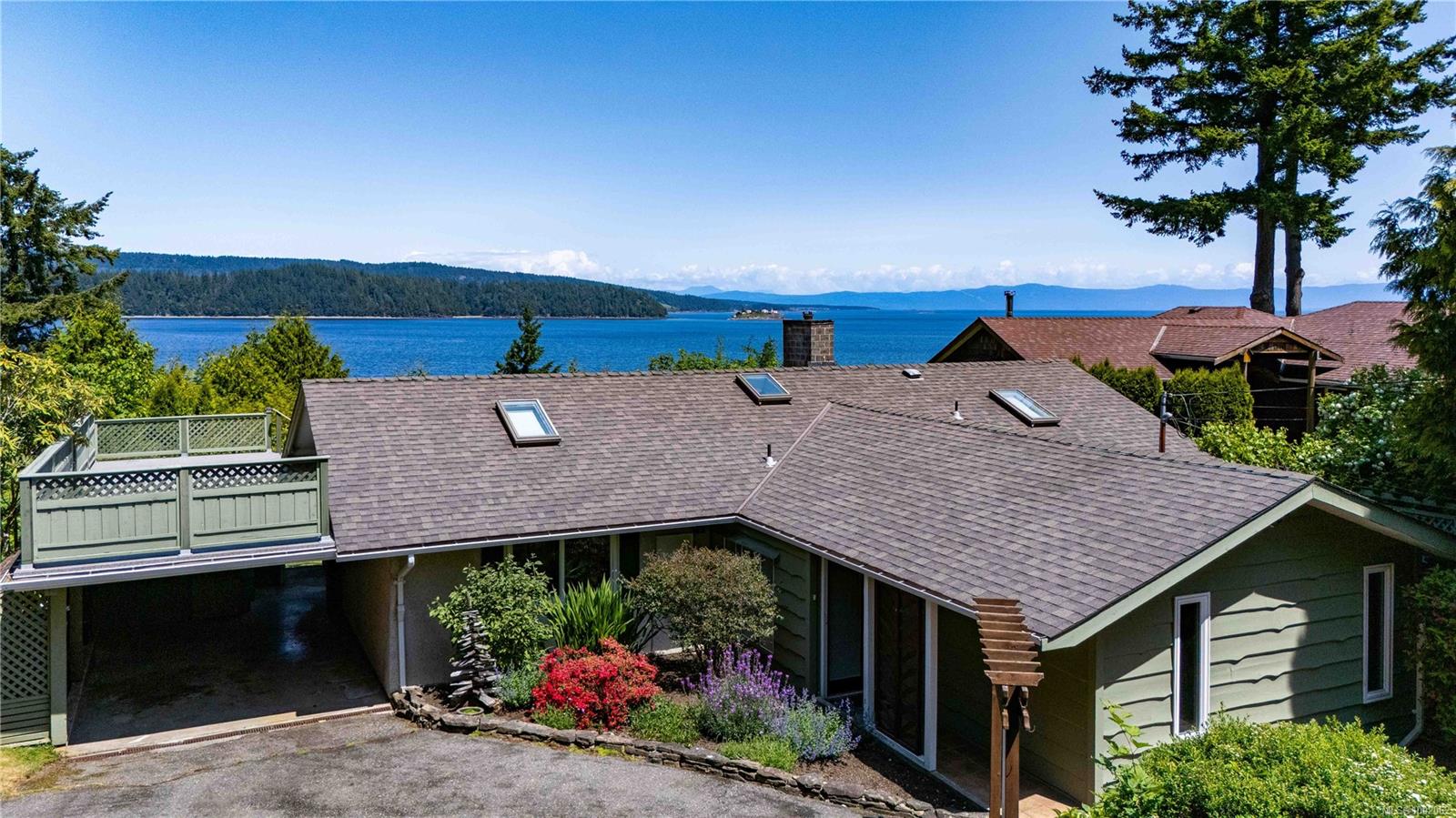 $895,000 - 5107 Seaview Dr<br>British Columbia, V0R 1G0