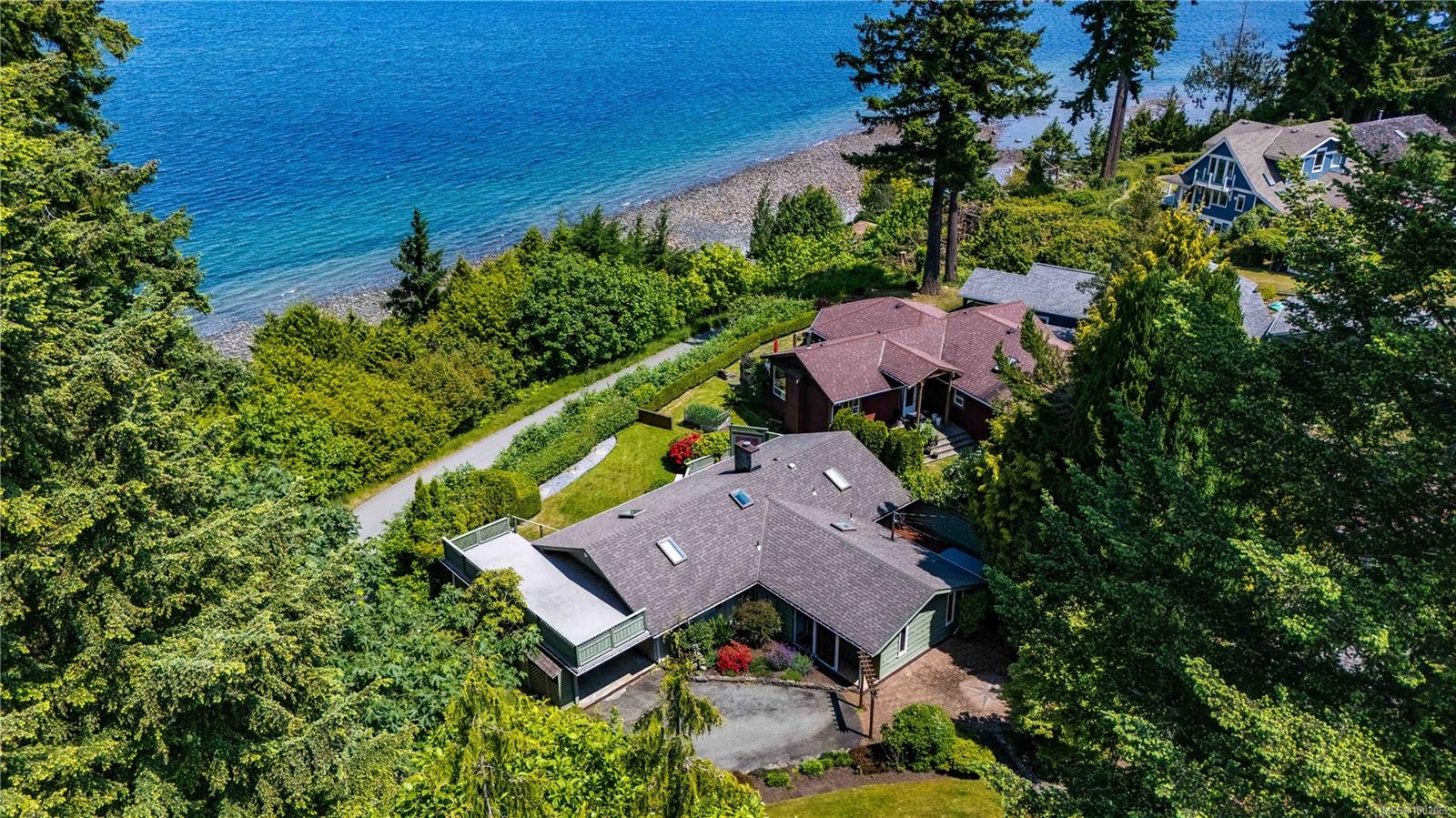 $895,000 - 5107 Seaview Dr<br>British Columbia, V0R 1G0
