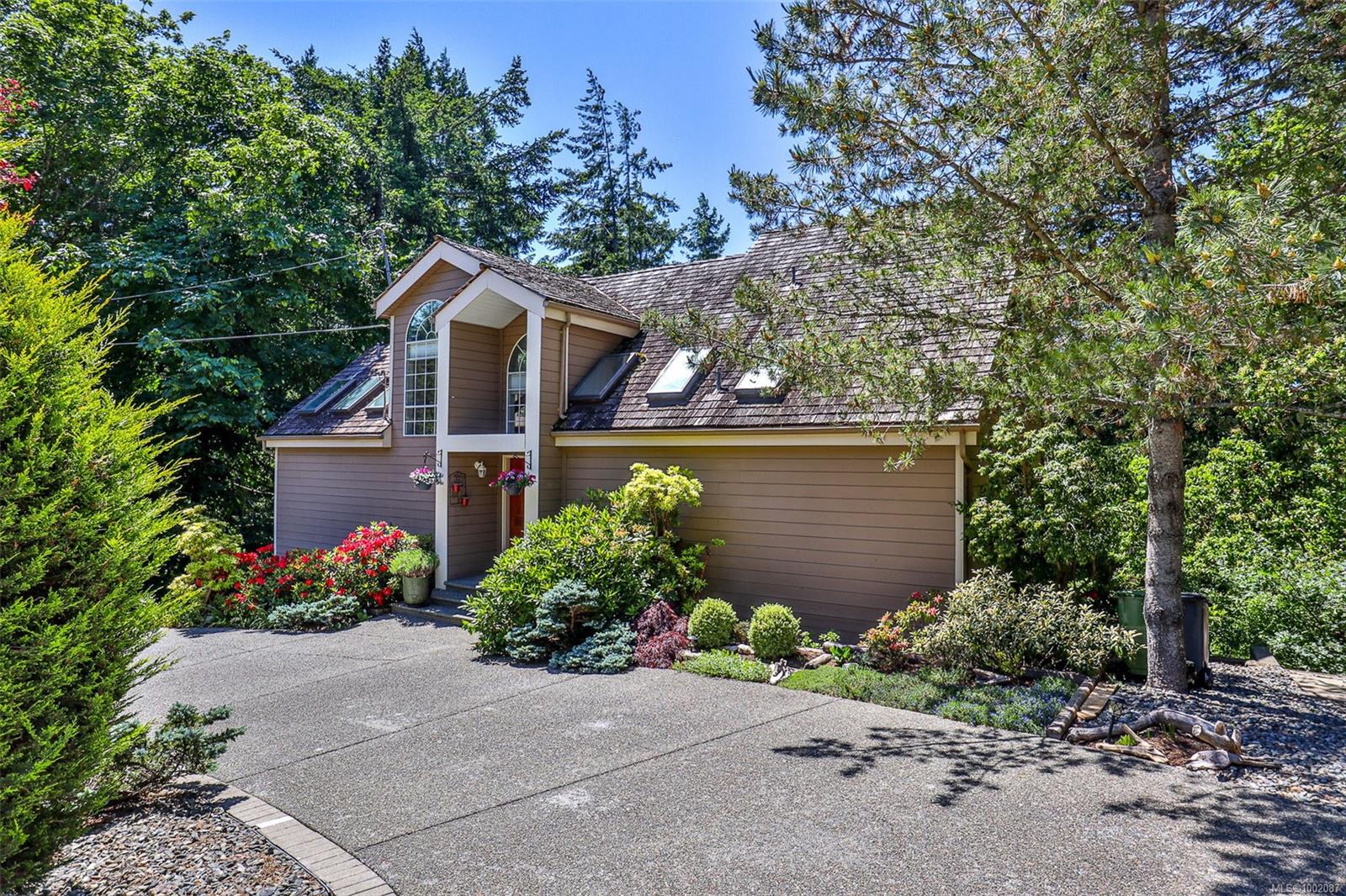$1,040,000 - 6488 Nevilane Dr<br>British Columbia, V9L 5S6