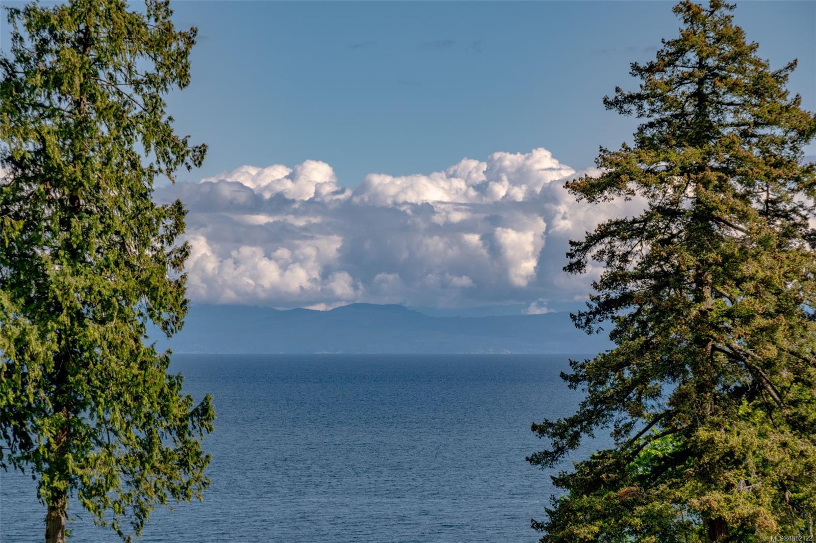 $1,374,900 - 5391 Sunhaven Pl<br>British Columbia, V9V 1R5
